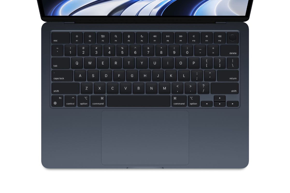 Does M2 MacBook Air have Backlit Keyboard